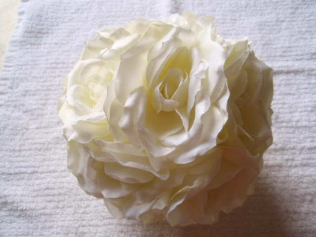 FLOWER KISSING BALL 7" - Click Image to Close